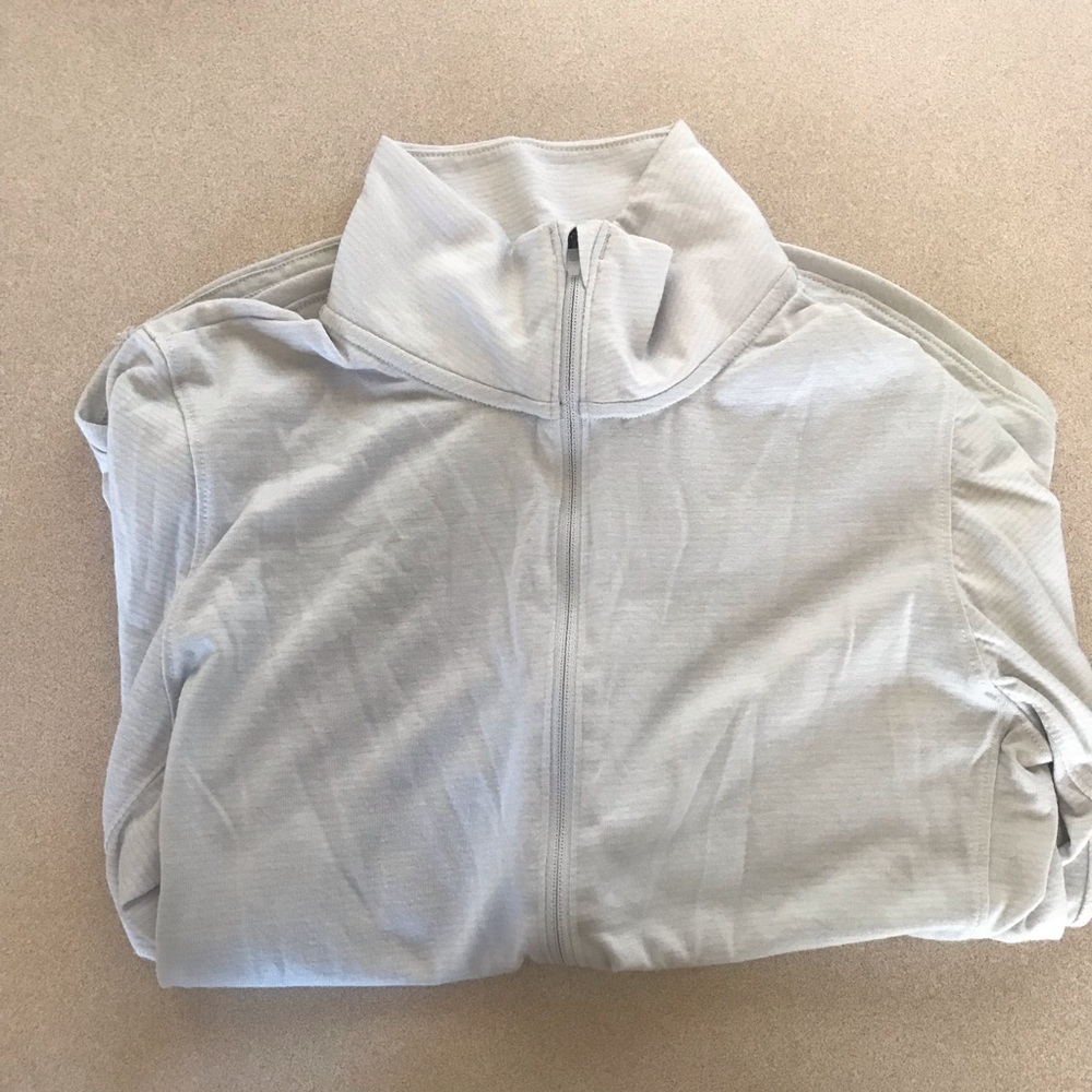 Under armour fitted sweatshirt